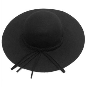 Women’s wool floppy hat. Never worn.